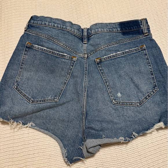 Abercrombie & Fitch High Wasted Shorts - Picture 2 of 3